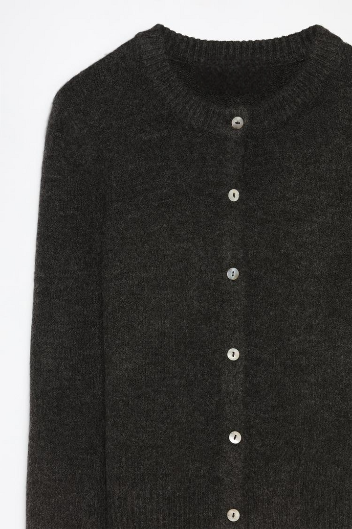 ROUND NECK KNIT CARDIGAN