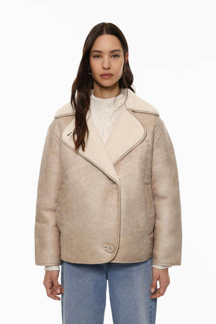 Back view of the women's beige brown double-faced coat

