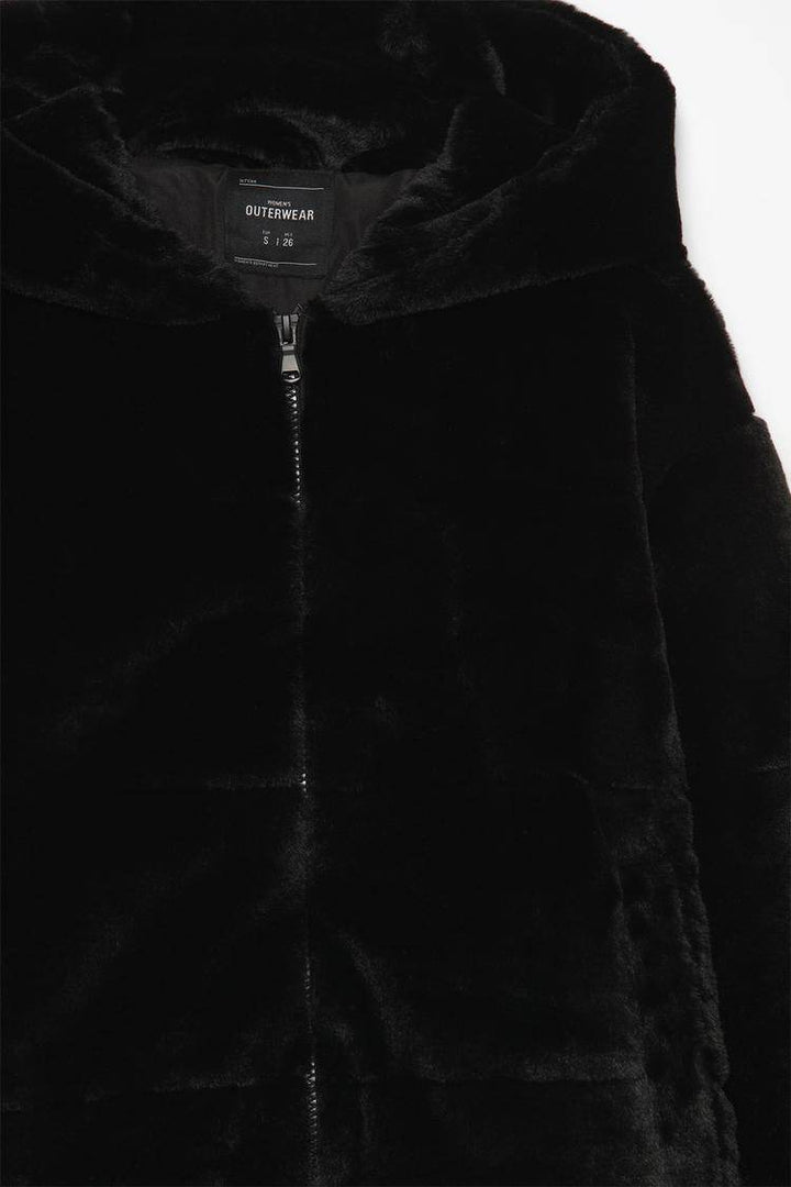 Close-up product image of black soft coat

