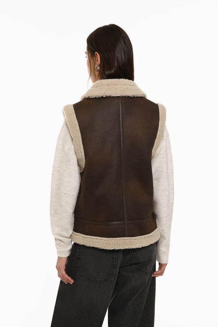 Back view of the women's brown double-faced gilet

