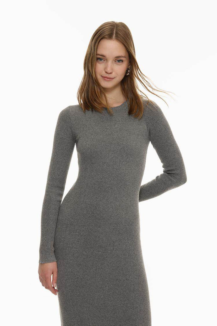 Close-up front view of the grey knit midi dress fabric

